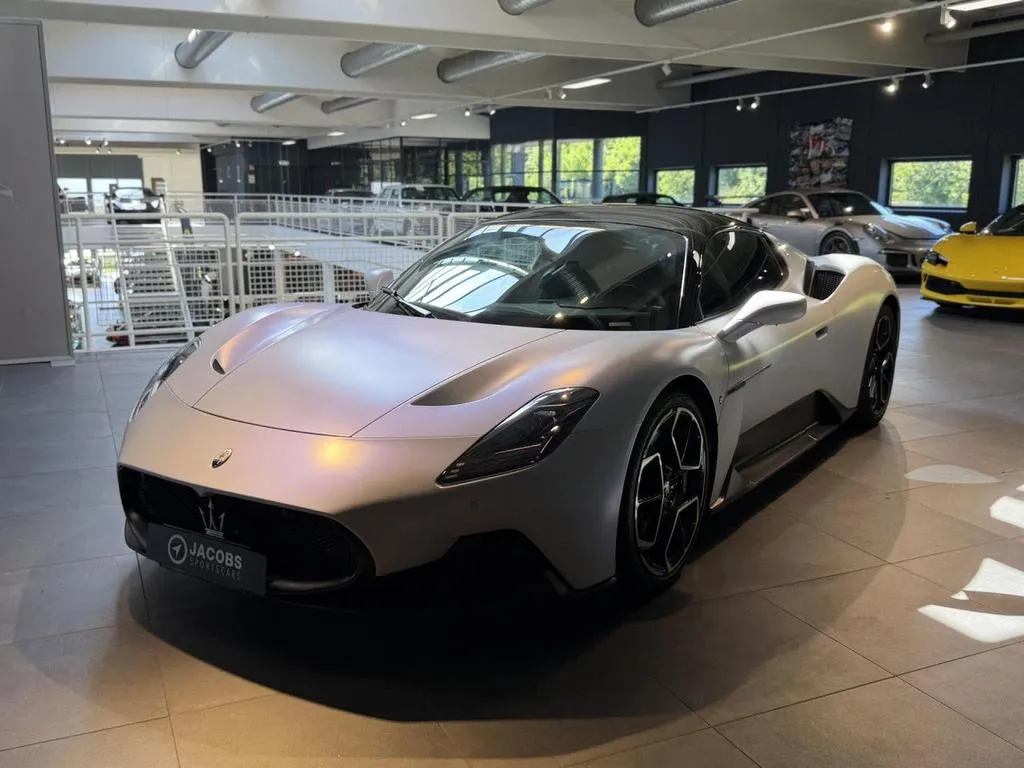Maserati MC20