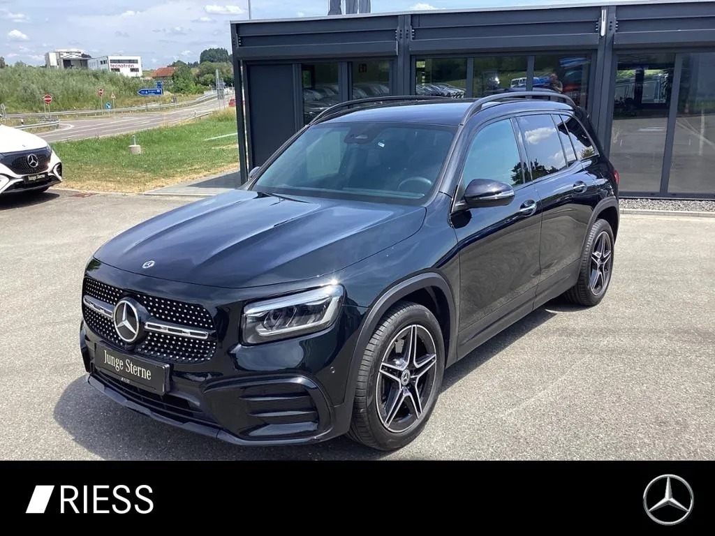 Mercedes-Benz GLB 220