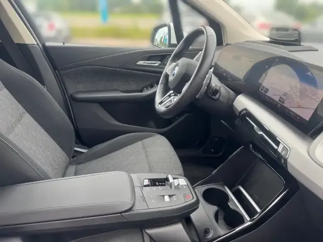 BMW 225