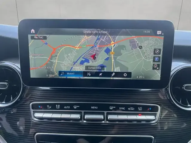 Mercedes-Benz V 220