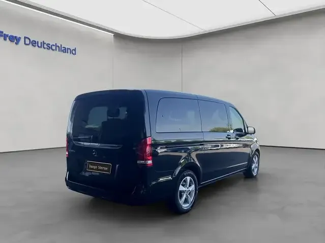 Mercedes-Benz V 220