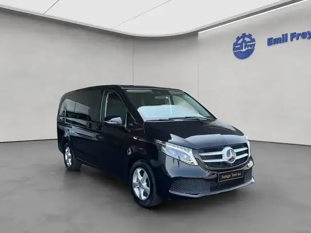 Mercedes-Benz V 220