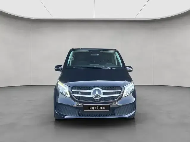Mercedes-Benz V 220