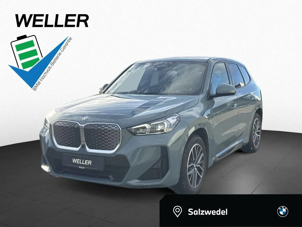 BMW iX1