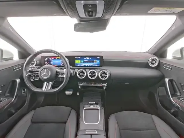 Mercedes-Benz CLA 200