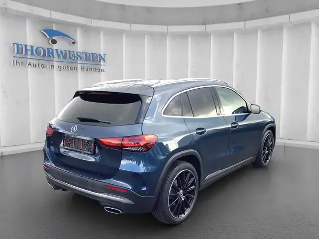 Mercedes-Benz GLA 200