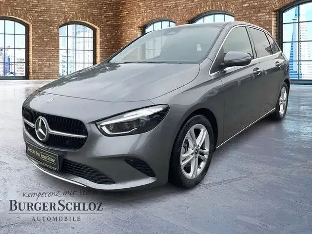 Mercedes-Benz B 180