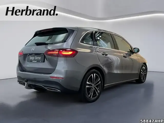 Mercedes-Benz B 180