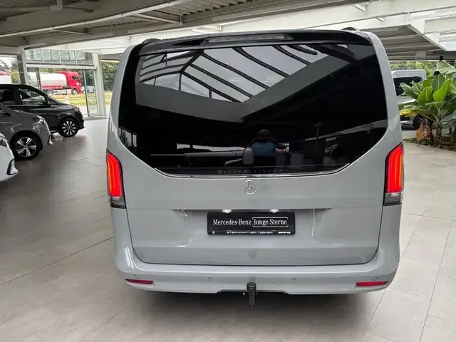 Mercedes-Benz V 250