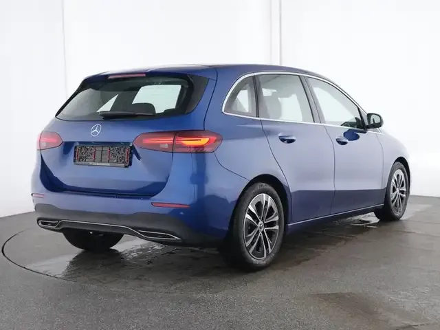 Mercedes-Benz B 220