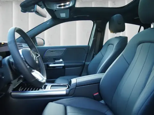 Mercedes-Benz EQA 300