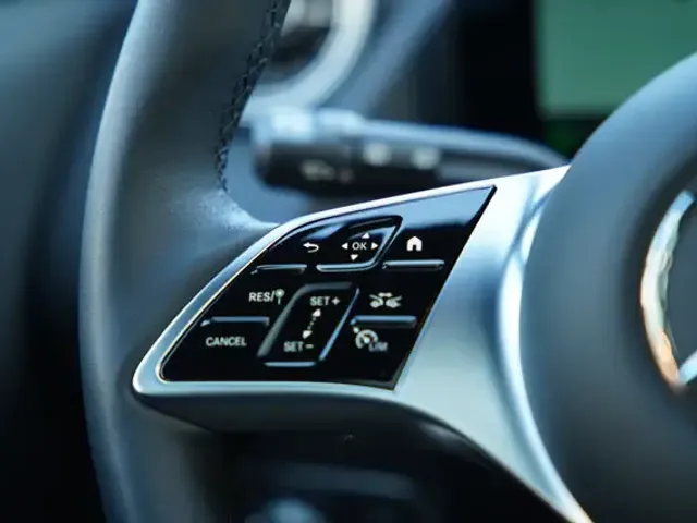 Mercedes-Benz EQA 300