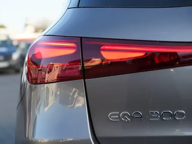 Mercedes-Benz EQA 300