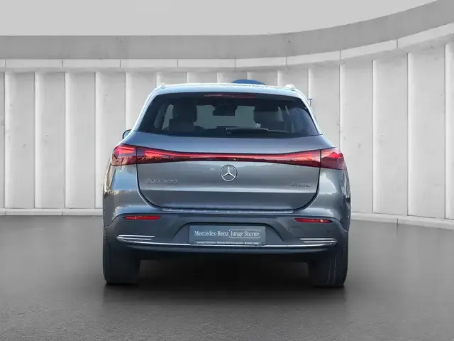 Mercedes-Benz EQA 300