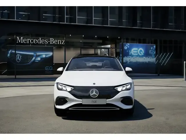 Mercedes-Benz EQE 300