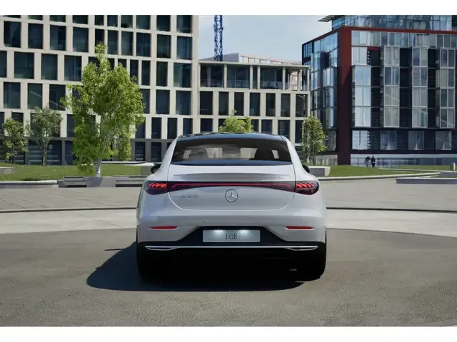 Mercedes-Benz EQE 300