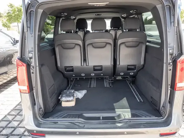 Mercedes-Benz V 220