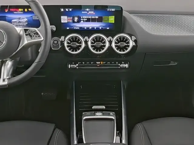 Mercedes-Benz EQA 300