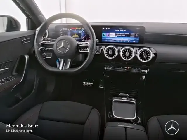 Mercedes-Benz A 220