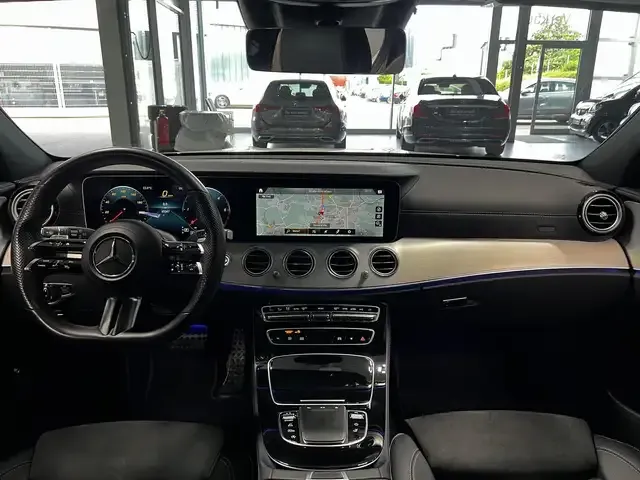 Mercedes-Benz E 200