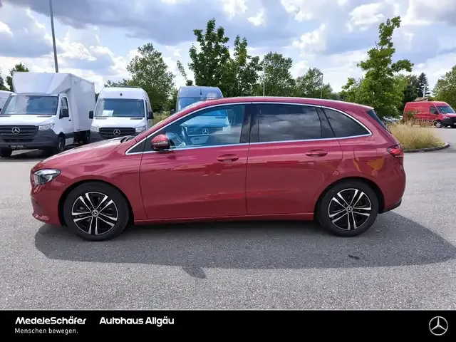 Mercedes-Benz B 220