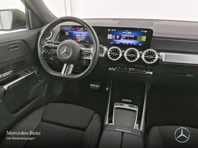 Mercedes-Benz EQB 300
