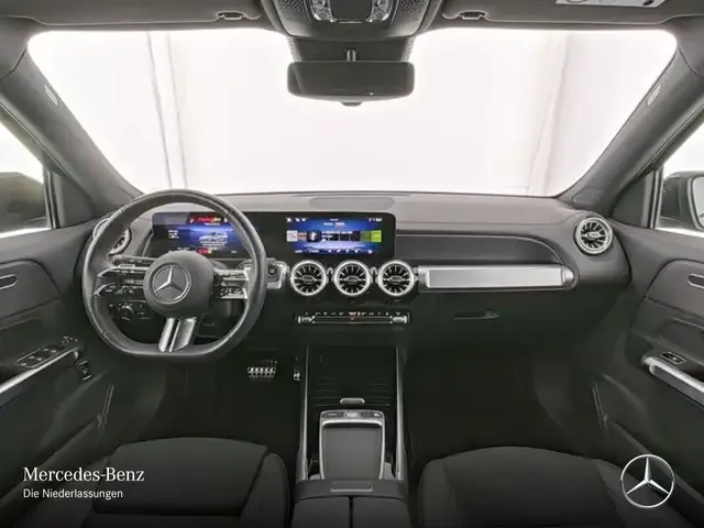 Mercedes-Benz EQB 300