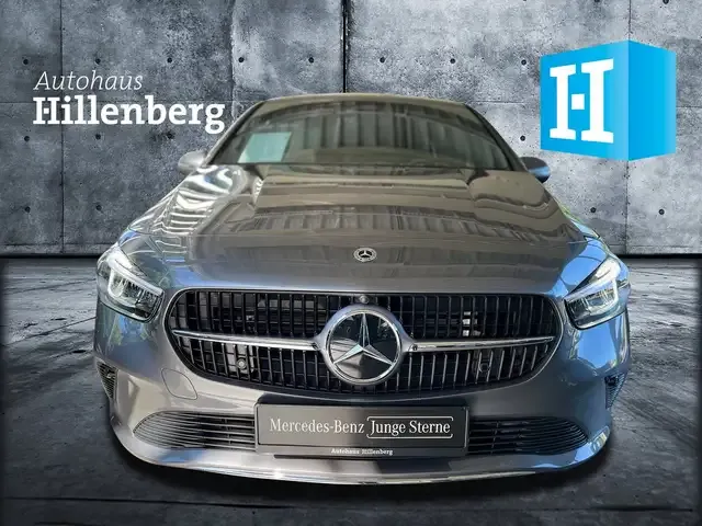 Mercedes-Benz B 180
