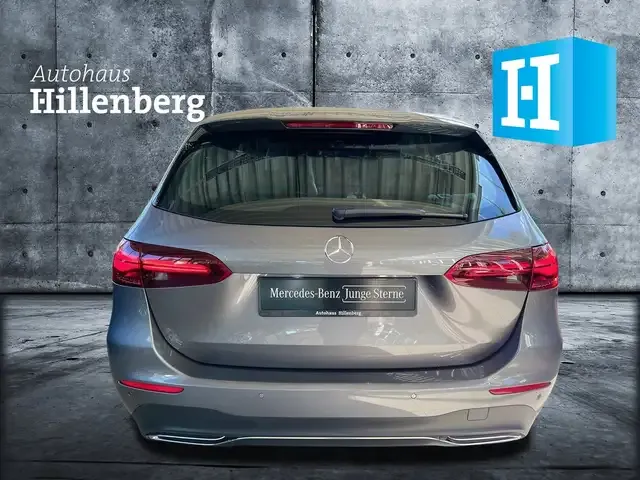 Mercedes-Benz B 180