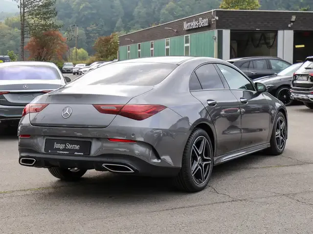 Mercedes-Benz CLA 200