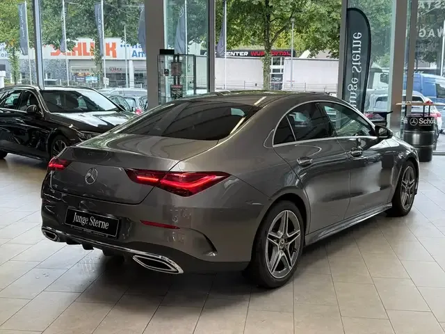 Mercedes-Benz CLA 200