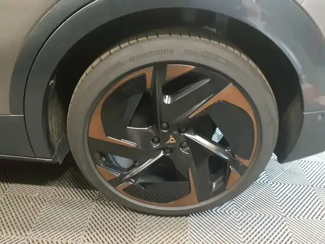 CUPRA Tavascan