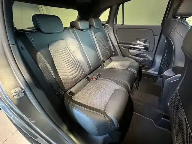 Mercedes-Benz GLA 220