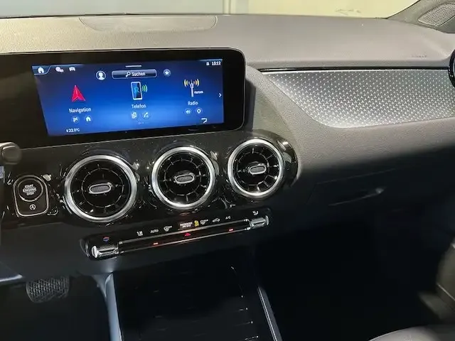 Mercedes-Benz GLA 220