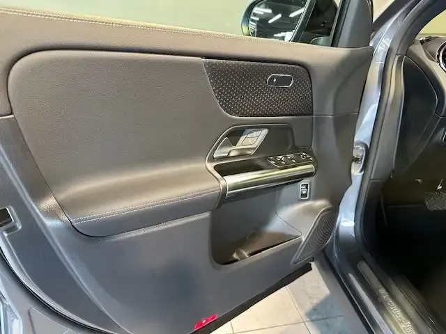 Mercedes-Benz GLA 220