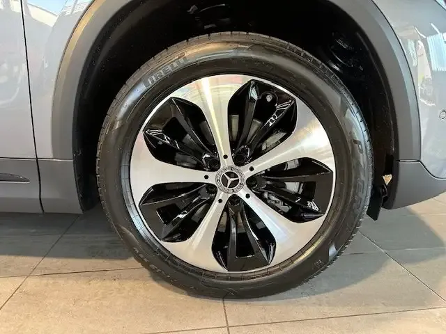 Mercedes-Benz GLA 220