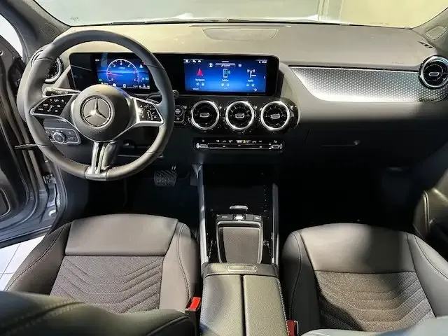 Mercedes-Benz GLA 220