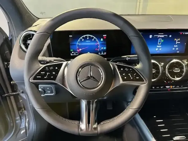 Mercedes-Benz GLA 220