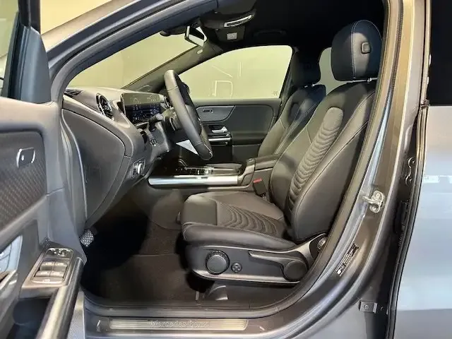 Mercedes-Benz GLA 220