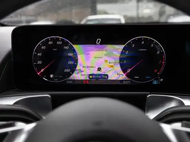 Mercedes-Benz GLB 220