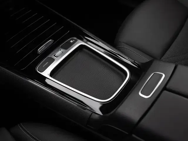 Mercedes-Benz GLB 220