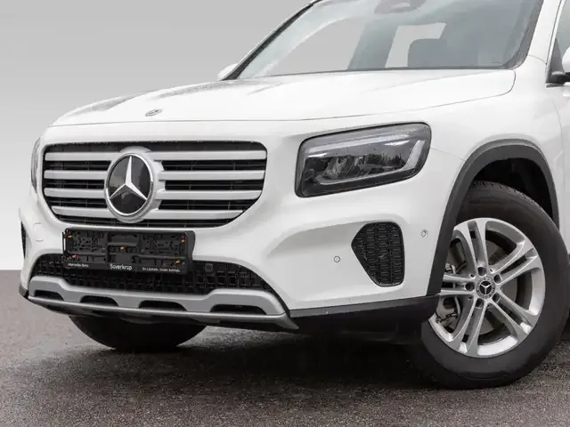 Mercedes-Benz GLB 220
