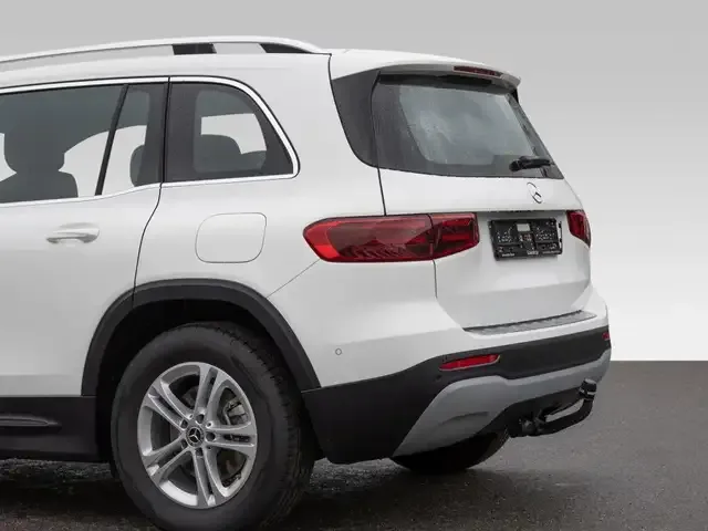 Mercedes-Benz GLB 220
