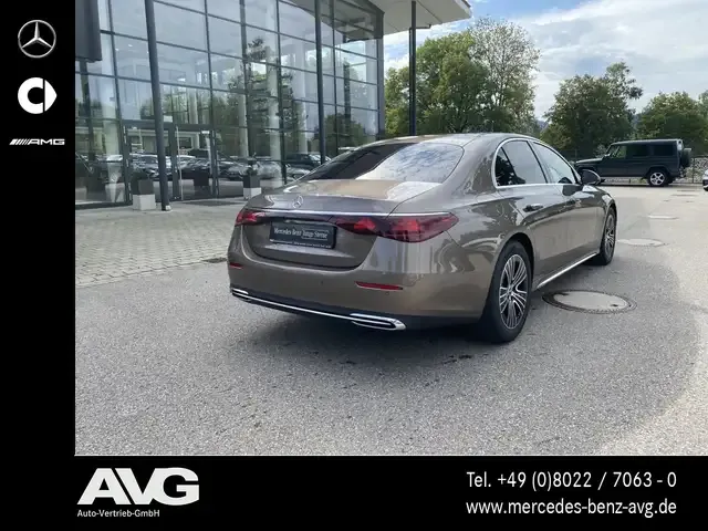 Mercedes-Benz E 220
