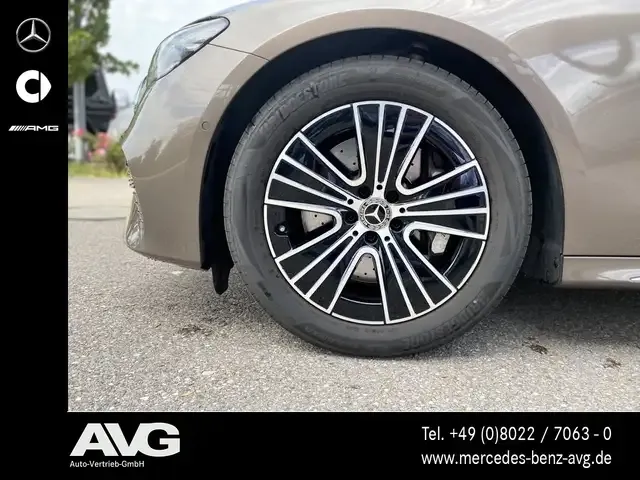 Mercedes-Benz E 220