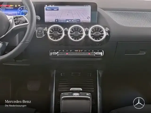Mercedes-Benz EQA 300