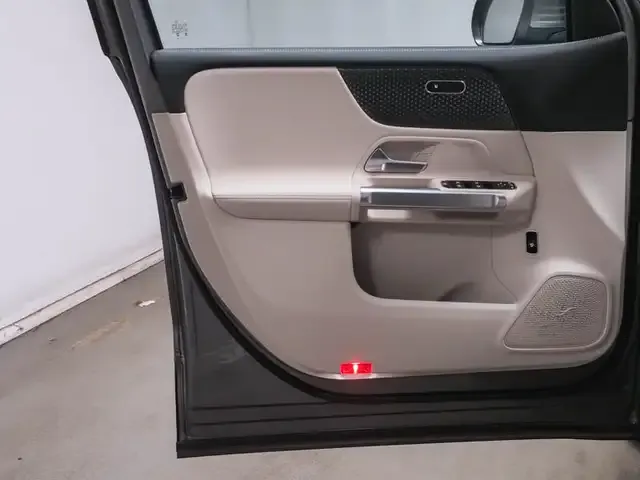 Mercedes-Benz EQB 350