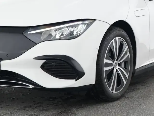 Mercedes-Benz EQE 300