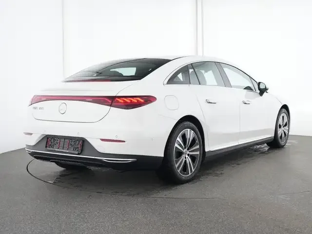 Mercedes-Benz EQE 300