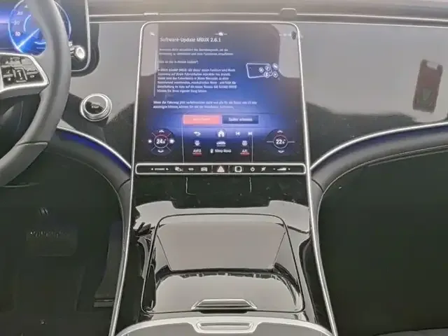 Mercedes-Benz EQE 300